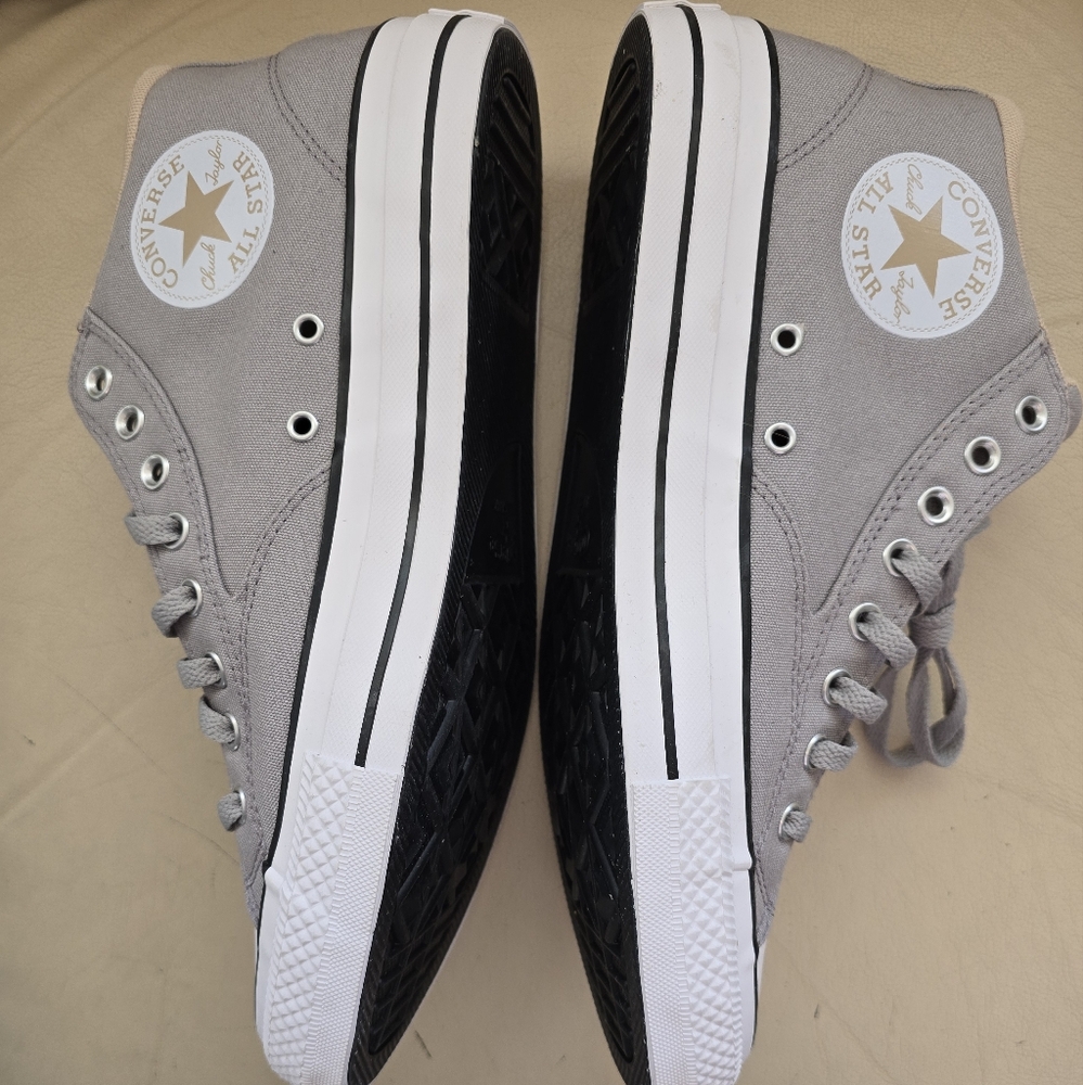 BNWT Converse Oatmeal High-Top Sneakers